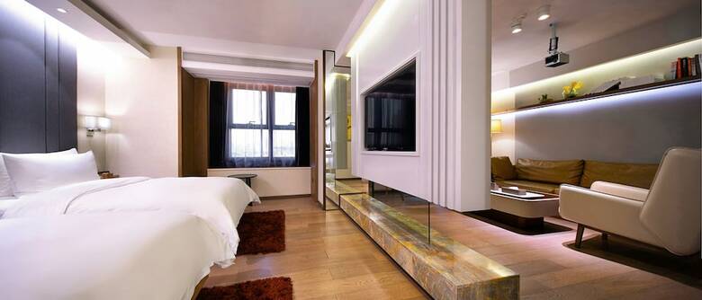 Kuanrong Luxury Suites Hotel(daping Times Square)