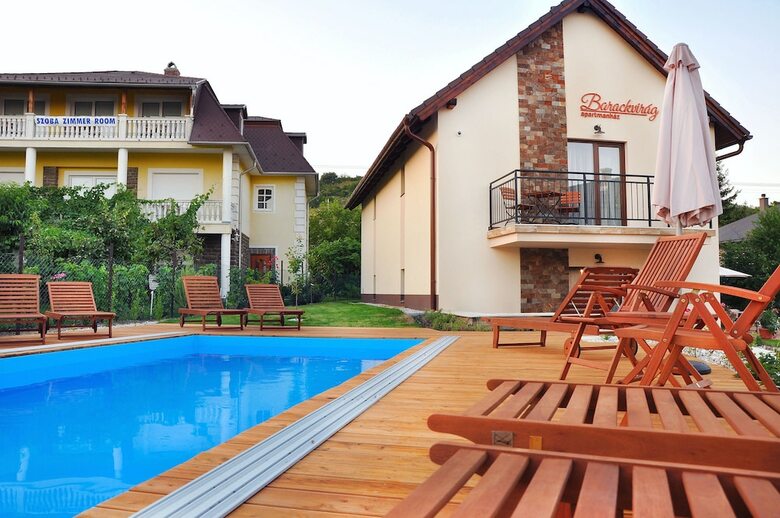 Barackvir�g Apartmanh�z