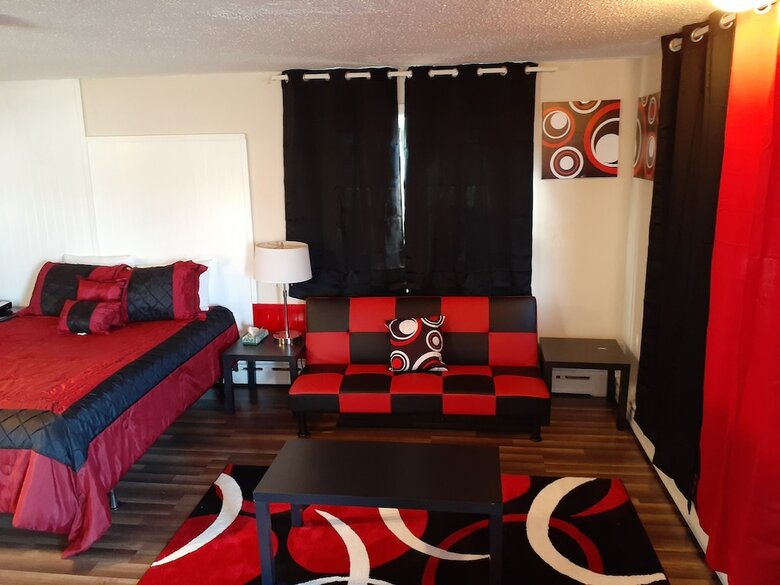Town Line Motel