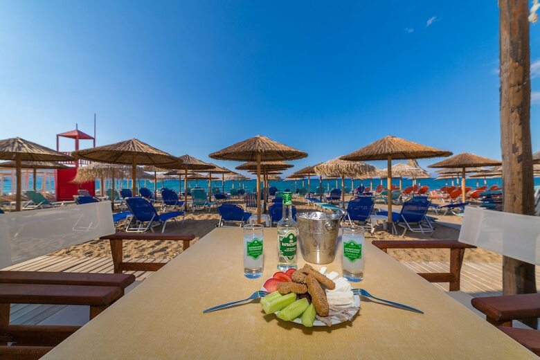 Tropical Hotel B