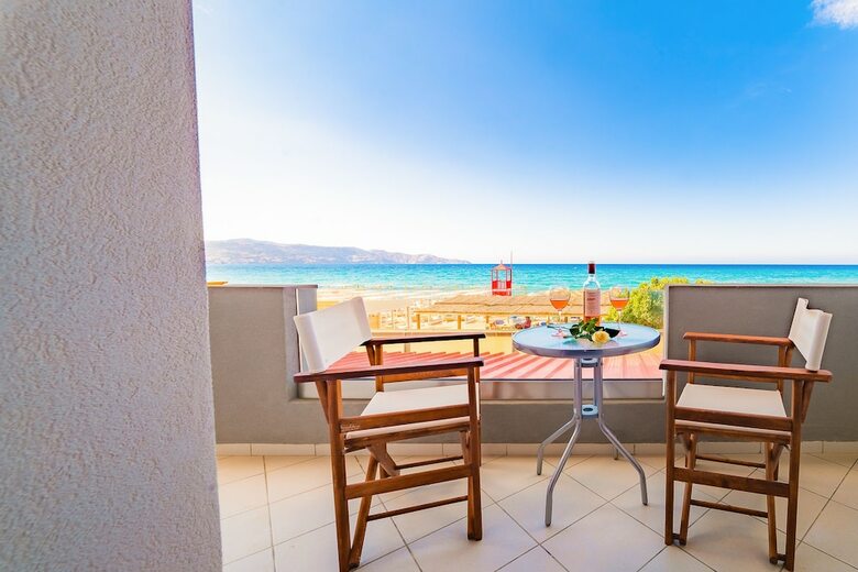 Tropical Hotel B