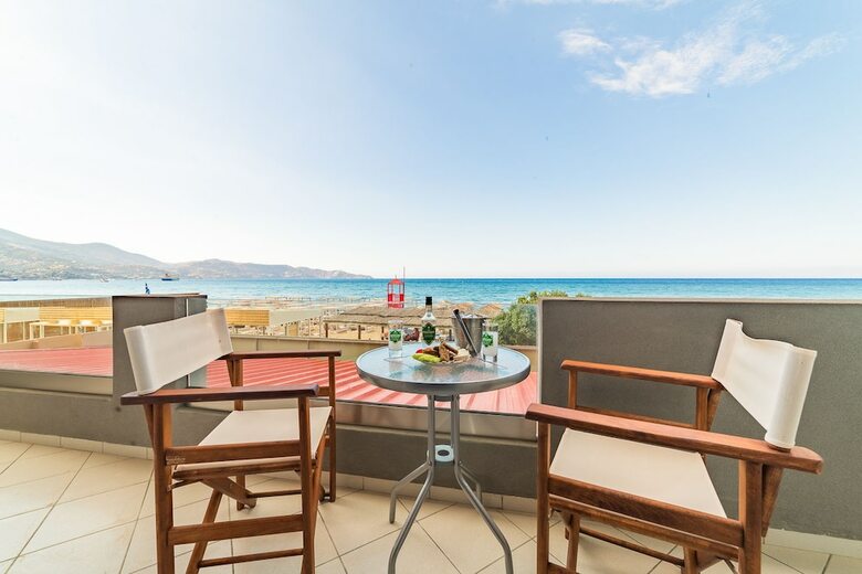 Tropical Hotel B