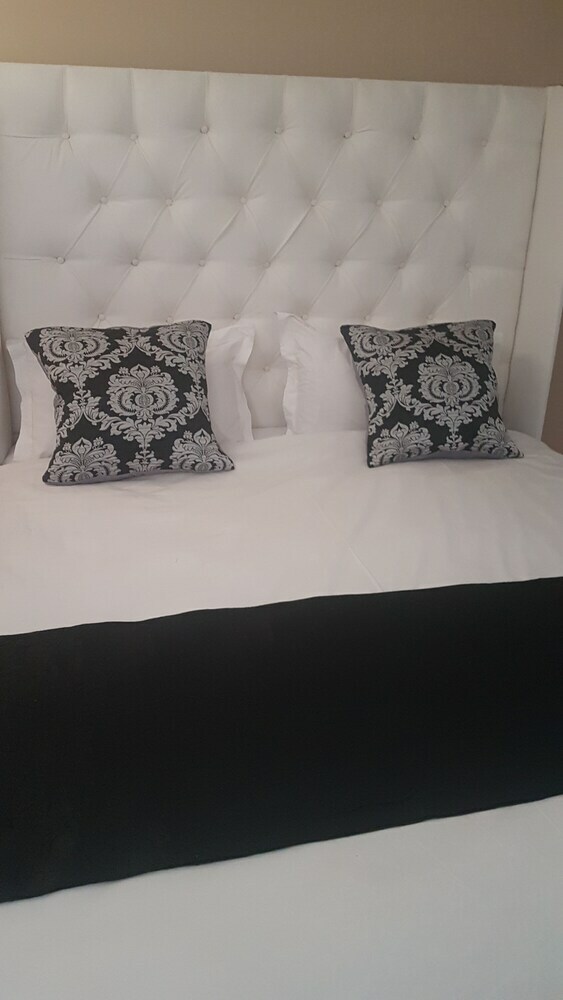 Hotel Serene Pastures