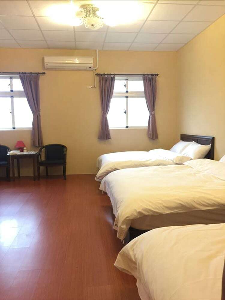 Hotel East First B&B