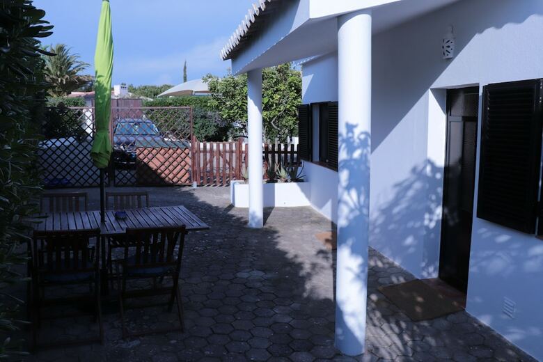 Bed & Breakfast Vila Sta Teresinha Suites
