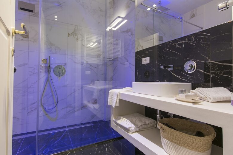 Hotel Tritone 125
