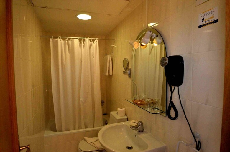 Hostal Don Suero De Qui�ones