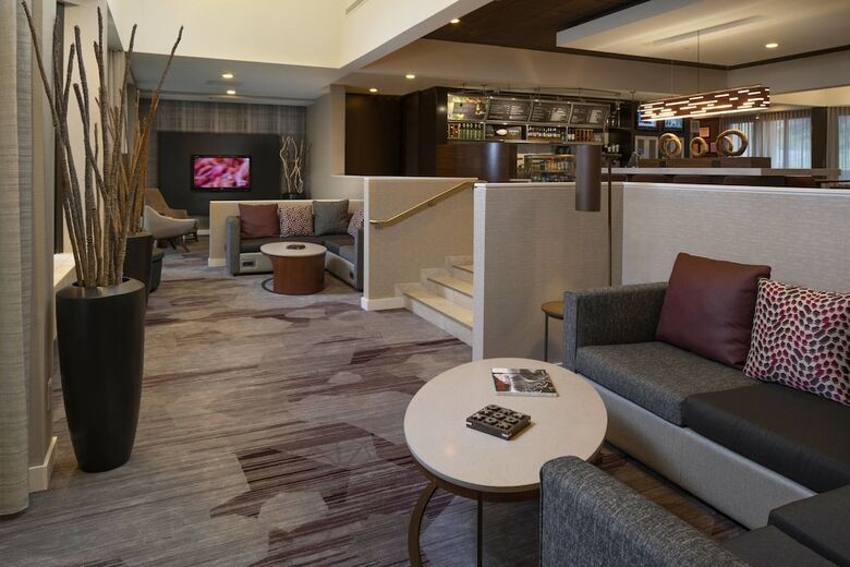 Hotel Courtyard By Marriott Nashville Airport