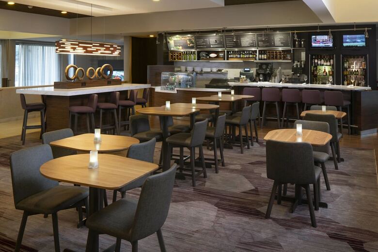 Hotel Courtyard By Marriott Nashville Airport