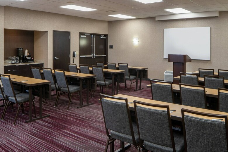 Hotel Courtyard By Marriott Nashville Airport