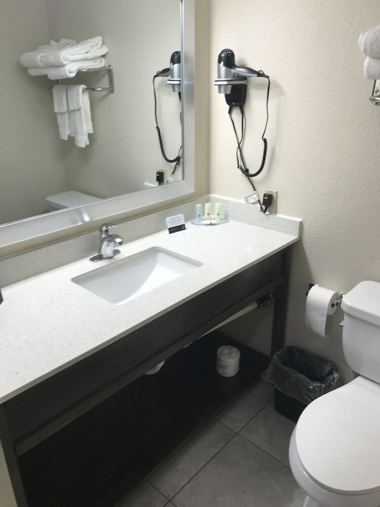 Hotel Quality Inn And Conference Center