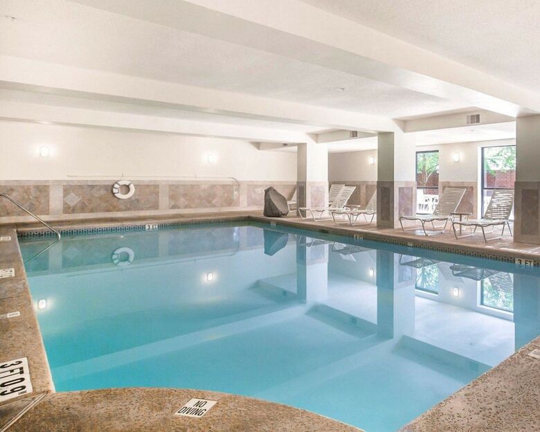 Hotel Comfort Suites Atlanta Airport