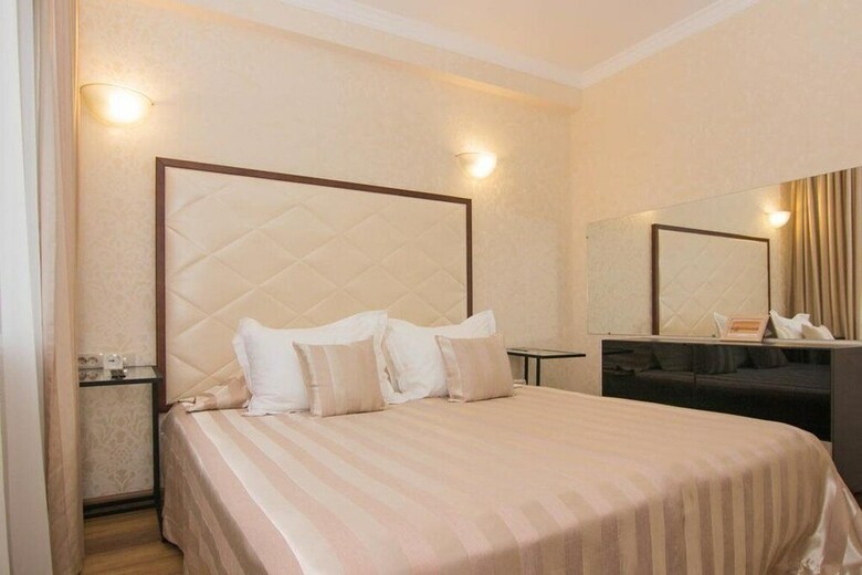 Business Hotel Avrora