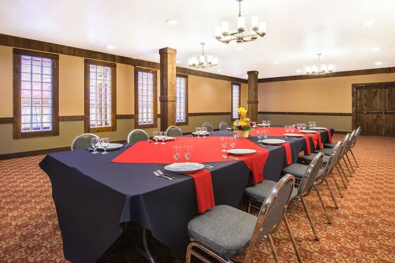 Hotel Ramada By Wyndham Denver Downtown