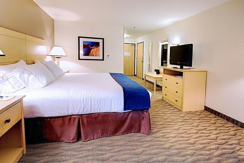 Holiday Inn Express Hotel And Suites West Valley