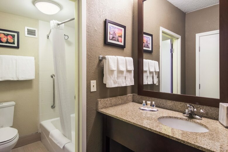 Hotel Comfort Inn