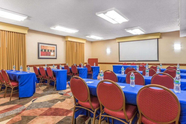Hotel Comfort Inn