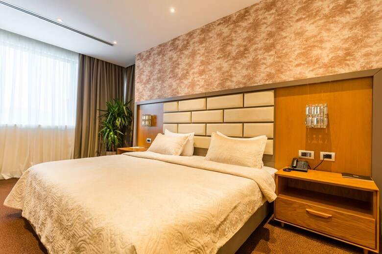 The Grand Gloria Hotel