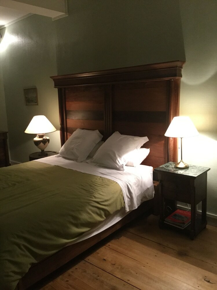 Bed & Breakfast Chateau Du Val Larbont