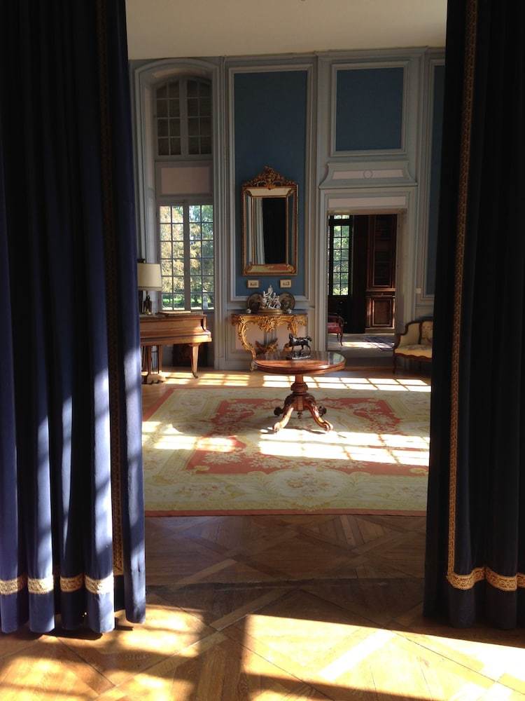 Bed & Breakfast Chateau Du Val Larbont