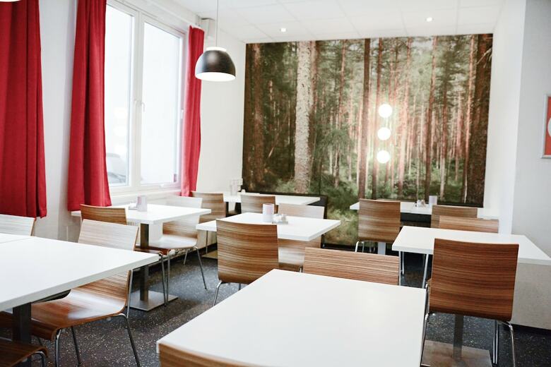 Yess! Hotel, Sure Hotel Collection By Best Western