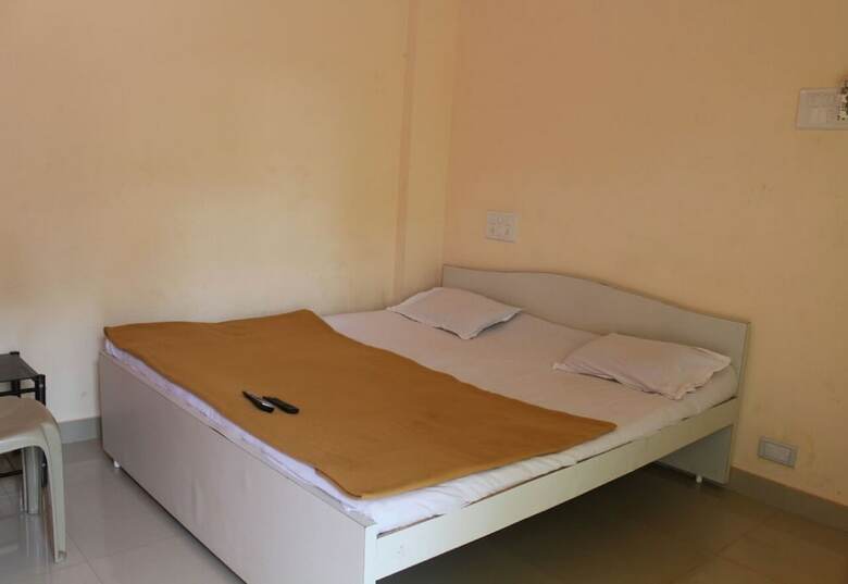 Hotel Center Point Residency