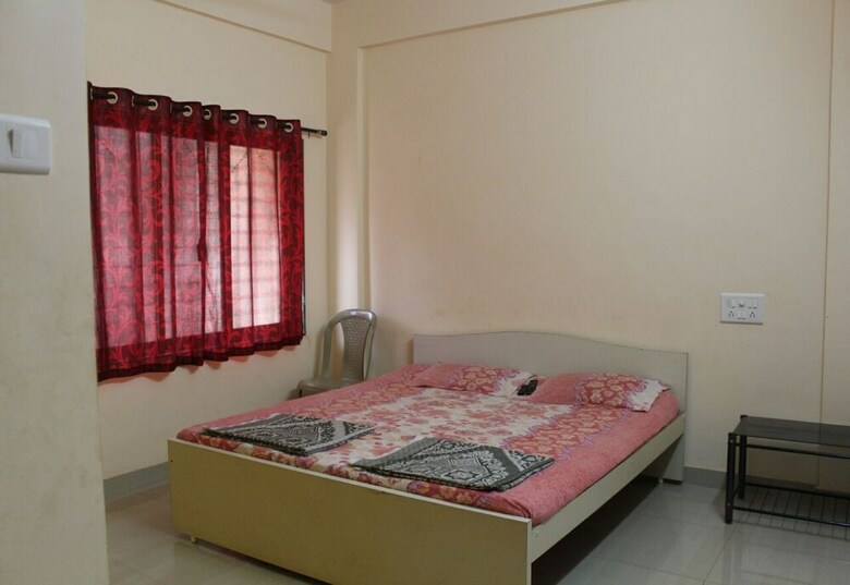 Hotel Center Point Residency