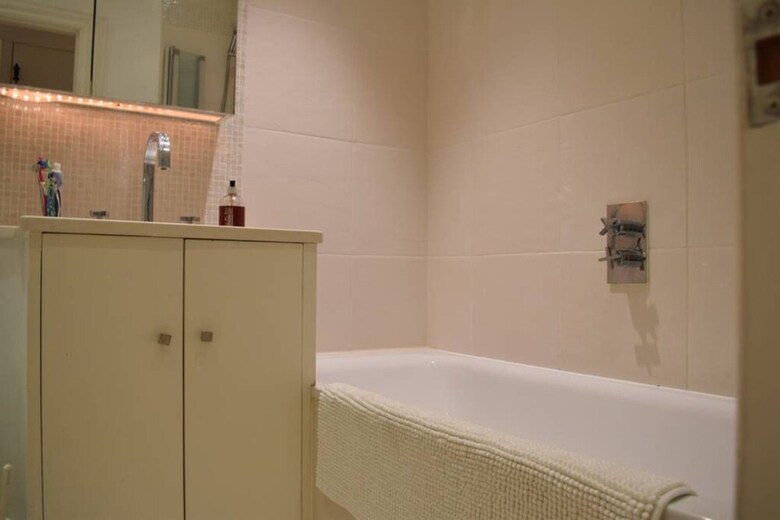 Apartamentos Shepherd's Bush 2 Bedroom Flat With Garden