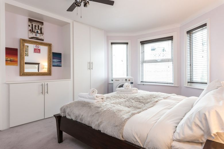 1 Bedroom Apartment Near The Sea