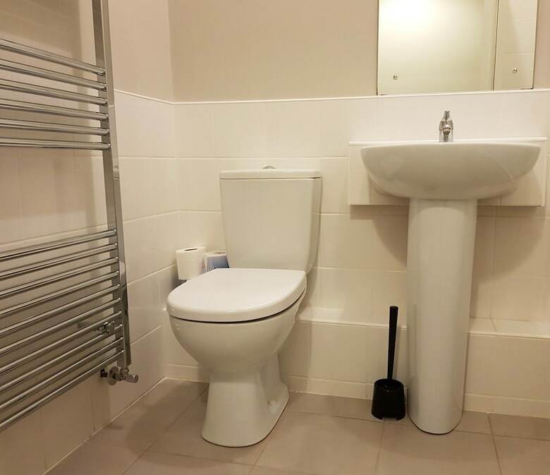 2 Bedroom Apartment Near The 3 Arena