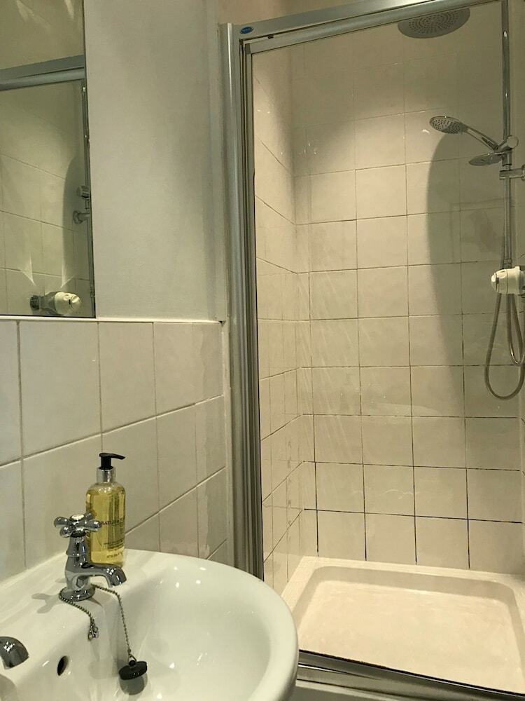 Apartamentos Georgian 3 Bedroom New Town Flat