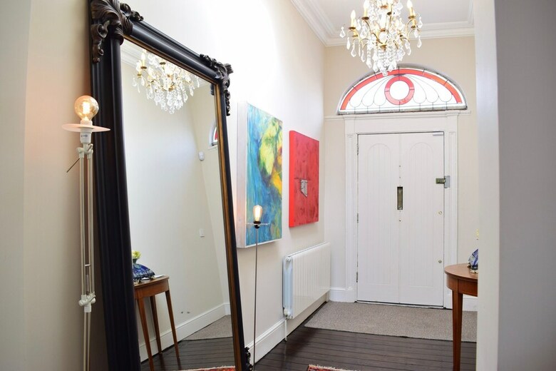 2 Bedroom Townhouse In Dublin City Centre