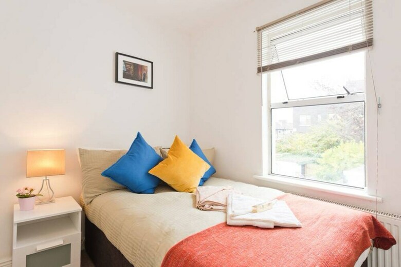 2 Bedroom Riverside Apartment