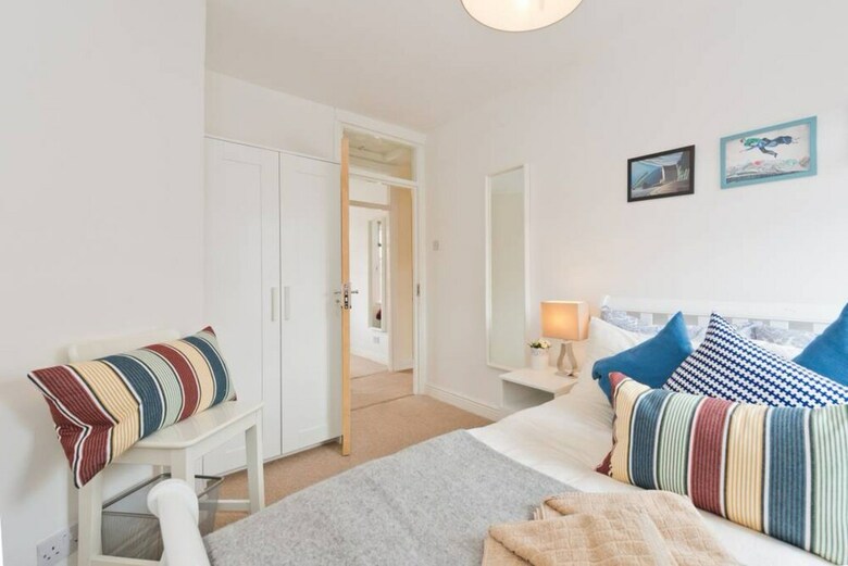 2 Bedroom Riverside Apartment