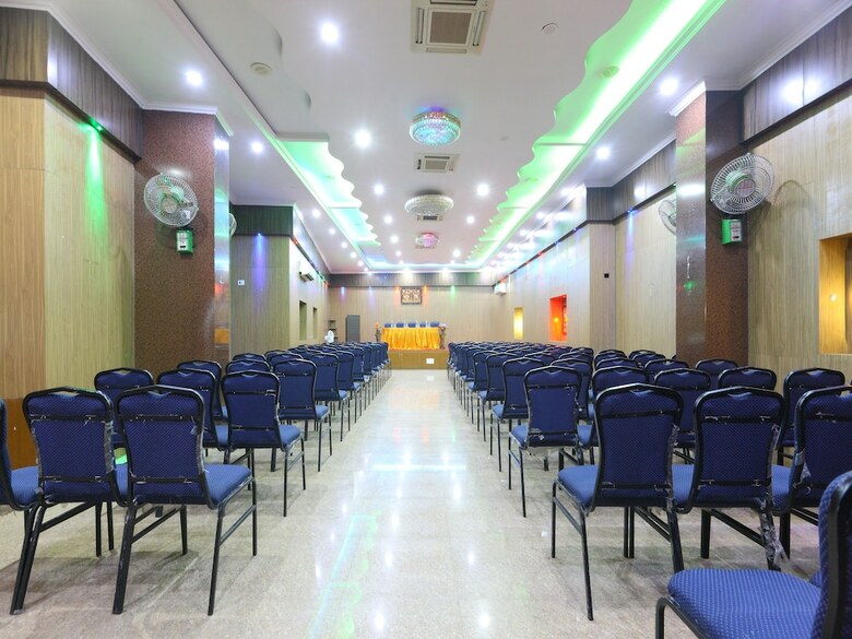 Hotel Oyo 11437 Gmt Centre