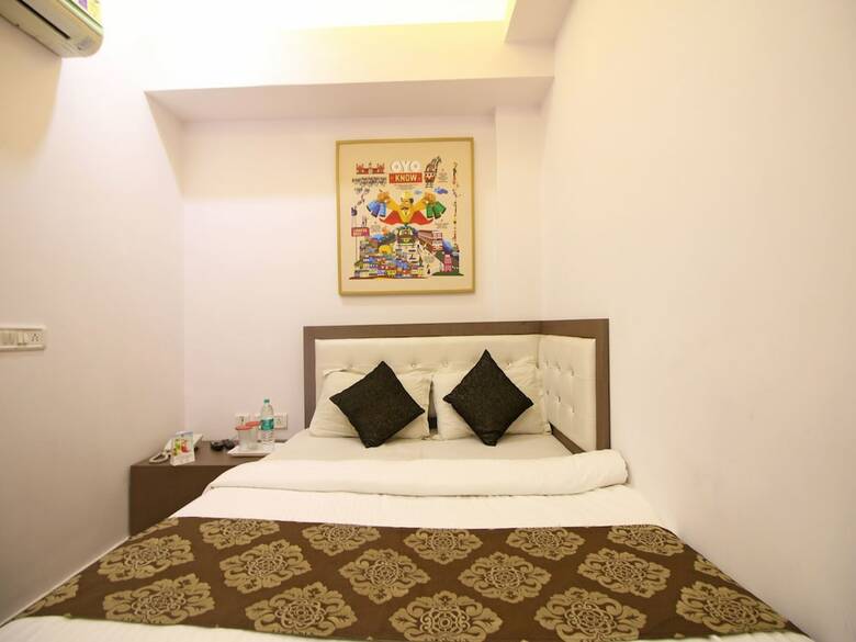 Oyo 393 Hotel Rk Grand Inn