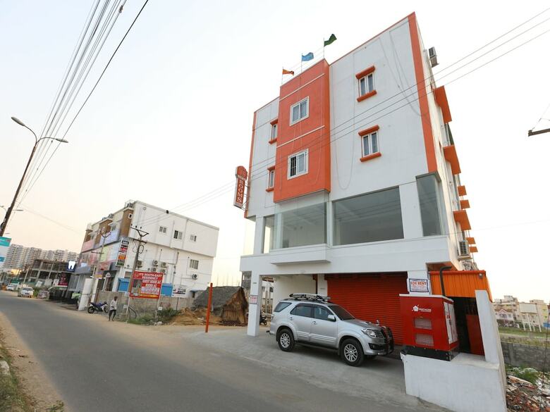 Hotel Oyo 12831 Its South East Residency