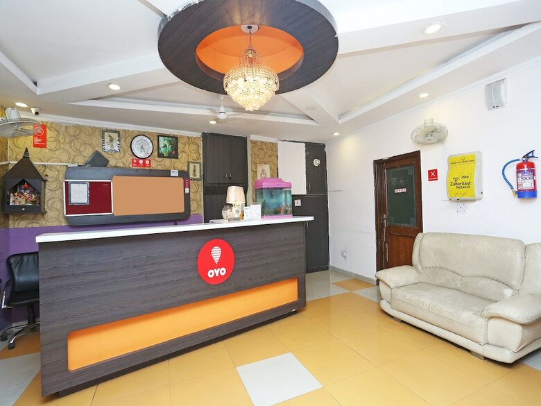 Oyo 12784 Hotel Roomers
