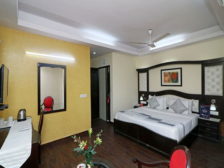 Hotel Oyo 13451 Star Corporate Avenue