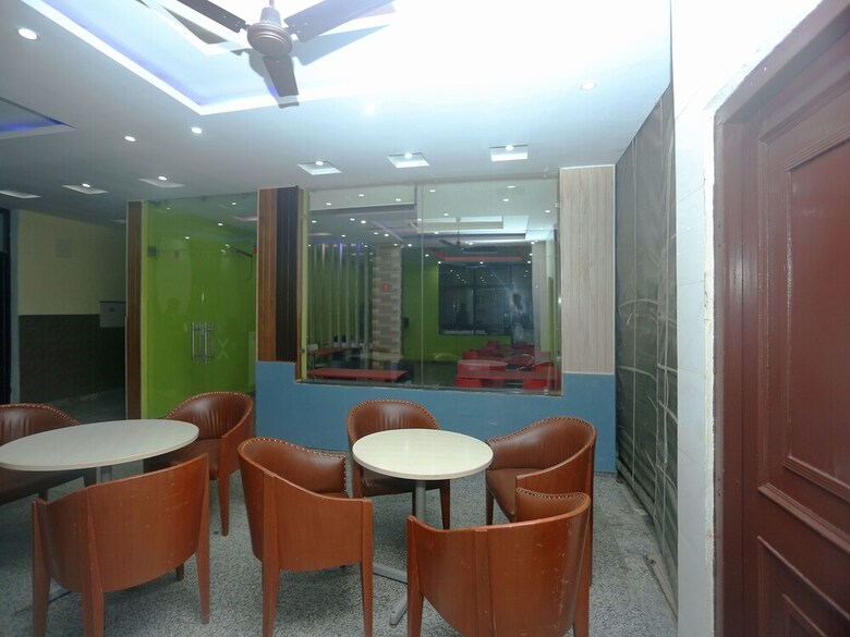 Hotel Oyo 11556 Om Guest House Residency