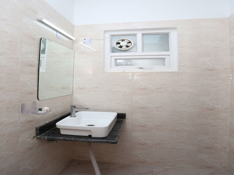 Hotel Oyo 12081 Palm Garden Suites