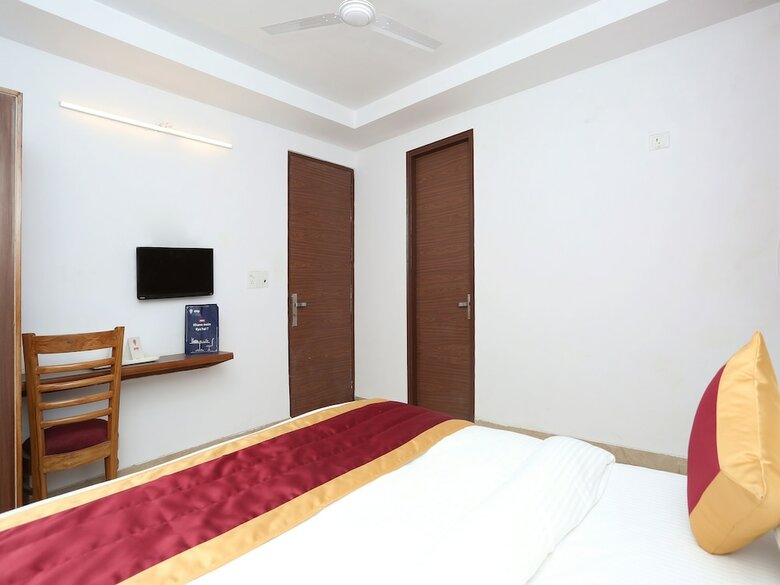 Oyo 12807 Amaira Hotel And Banquets