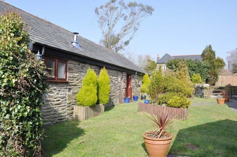 Lovingly Restored Detached Barn With Charming Features Near Looe