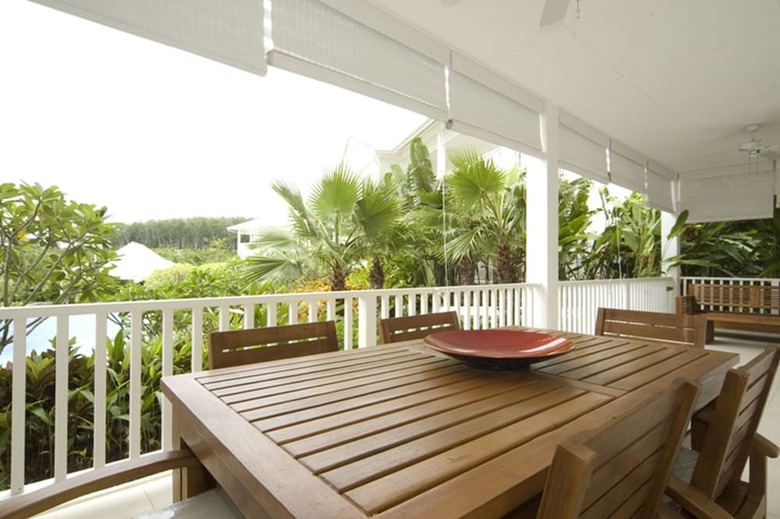 Ocean Breeze Apartment By Pips