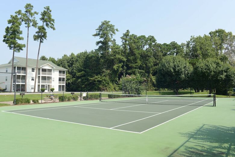 Hotel River Oaks Resort