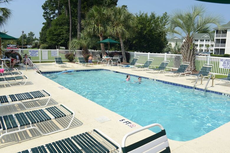 Hotel River Oaks Resort