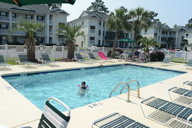 Hotel River Oaks Resort