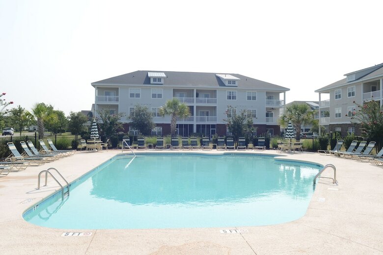 Hotel River Oaks Resort