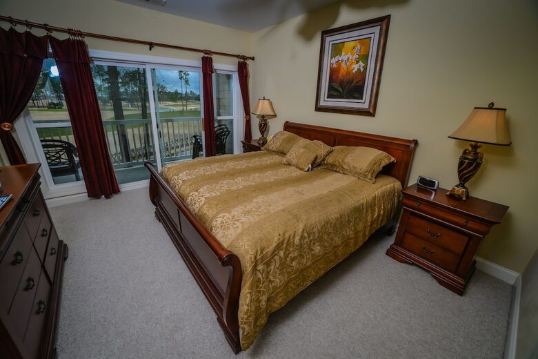 Hotel River Oaks Resort