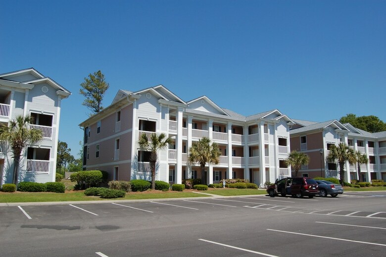 Hotel River Oaks Resort